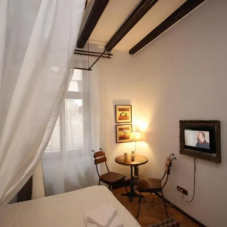 Noemi Apartment
